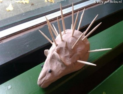 Knutselen Egeltje van klei