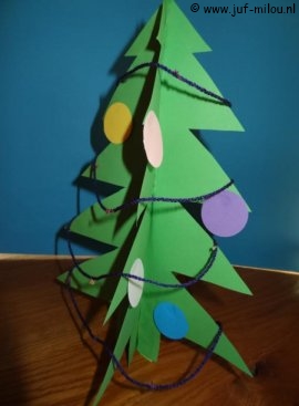 Knutselen Kerstboom van papier